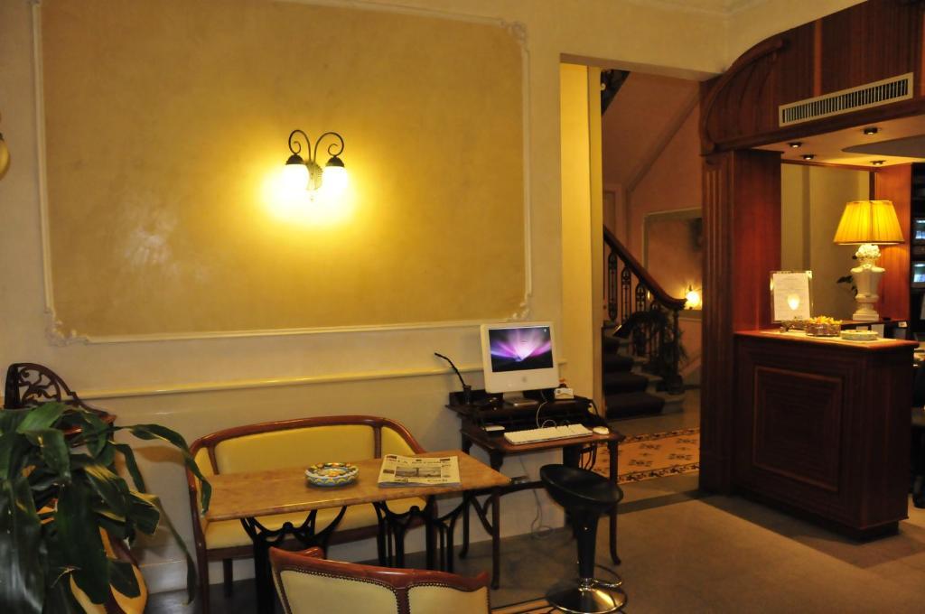Hotel Della Robbia Florenz Exterior foto